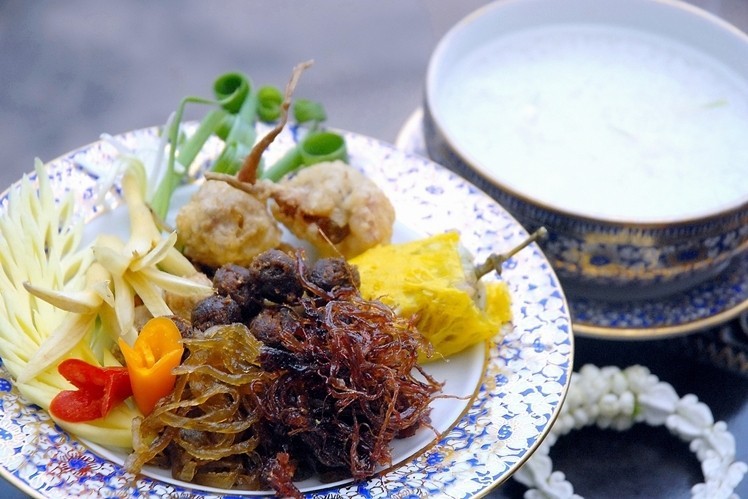 ข้าวแช่ตำรับชาววังเทวะเวสม์