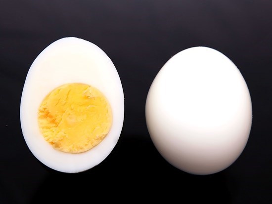 วิธีทำไข่ต้มสุดเพอร์เฟค ต้มไข่ในน้ำร้อน VS ต้มไข่ในน้ำเย็น