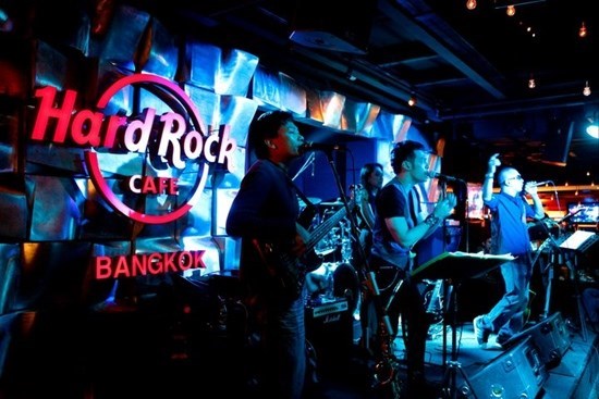 Hard Rock Cafe ปาร์ตี้วันเกิด ปาร์ตี้สละโสด Staff Party งานเลี้ยงปีใหม่ งานเลี้ยงรับปริญญา งานเปิดตัวสินค้า การประชุมของบริษัท 