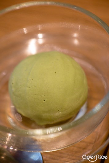 ไอศกรีมชาเขียว ของหวานในชุด Maisen Katsu Cheese Fondue เมนูใหม่ของร้าน ไมเซน (Maisen) ร้านทงคัตสึชื่อดังจากญี่ปุ่น
