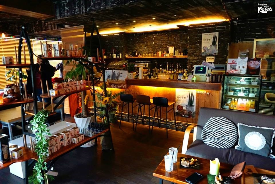ธีมคาเฟ่ (Theme Cafe) หรือ Unique cafe ในเกาหลีแห่งใหม่ Hogsmeade เป็นคาเฟ่ที่เอาใจแฟนคลับแฮรี่ พอตเตอร์ (Harry Potter)