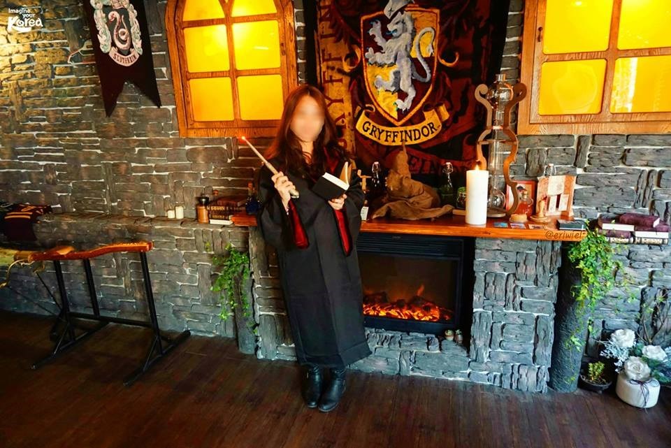 ธีมคาเฟ่ (Theme Cafe) หรือ Unique cafe ในเกาหลีแห่งใหม่ Hogsmeade เป็นคาเฟ่ที่เอาใจแฟนคลับแฮรี่ พอตเตอร์ (Harry Potter)
