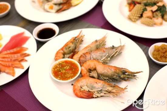  บุฟเฟ่ต์มื้อเย็น international buffet ธีม fisherman feast ที่ห้องอาหาร The Eight โรงแรม Mercure Bangkok Siam Hotel 