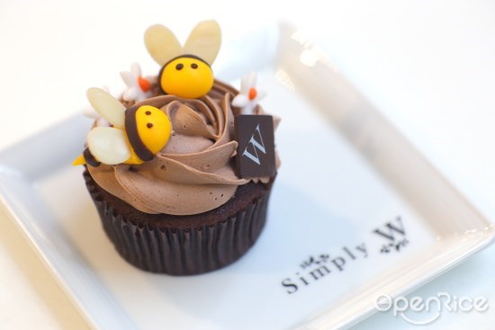 สดชื่นไปกับ Tea Mocktail และ Bumble Bee Cupcake สุดคิวท์ 2 เมนูใหม่เก๋ไก๋จาก Simply W 