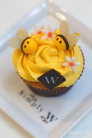 สดชื่นไปกับ Tea Mocktail และ Bumble Bee Cupcake สุดคิวท์ 2 เมนูใหม่เก๋ไก๋จาก Simply W 