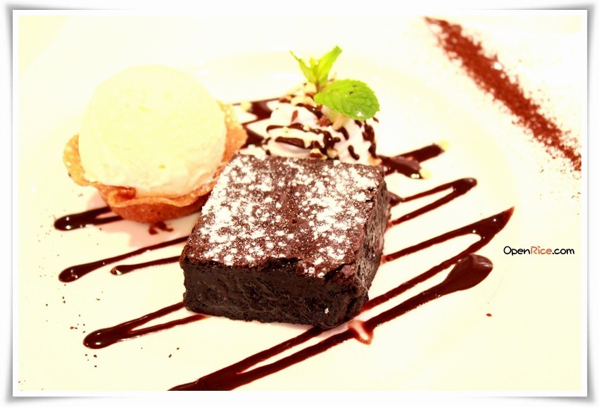 The Fabulous Bar & Dessert Cafe ถนนข้าวสาร